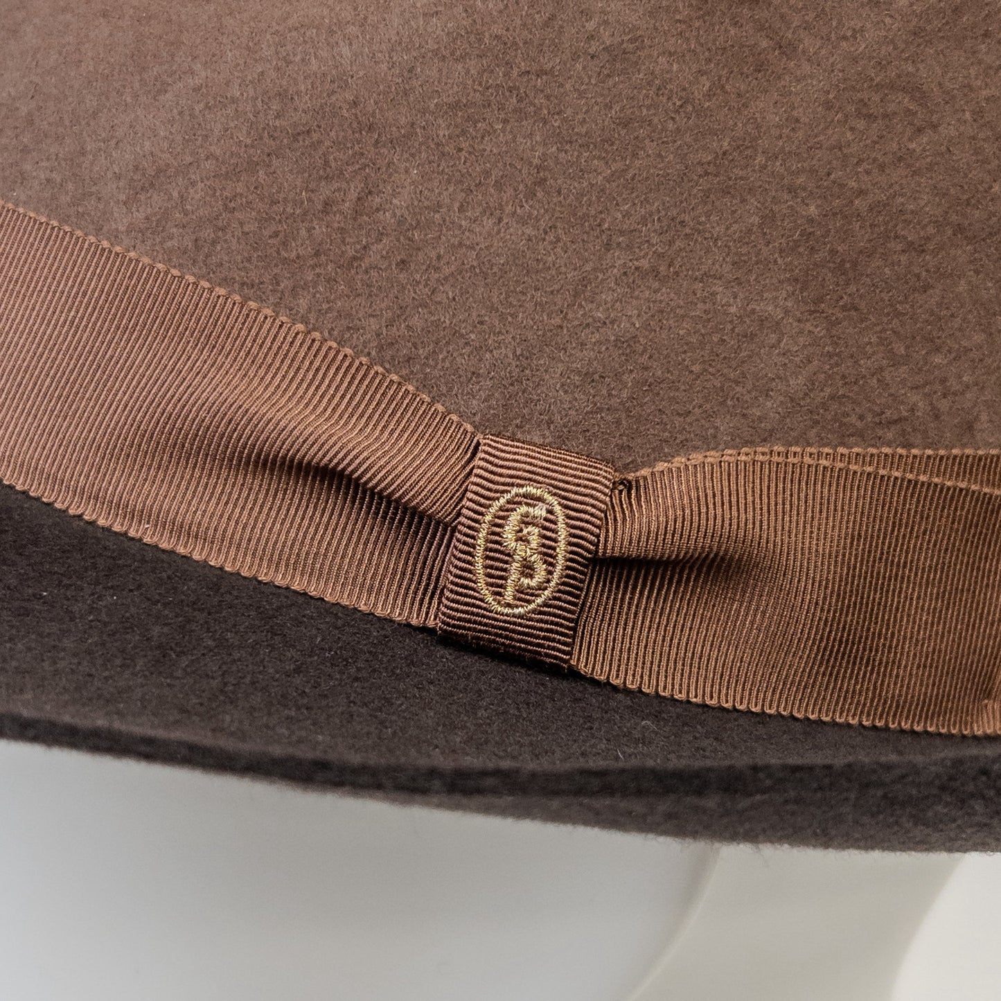 【日本人の頭に合う】バイカラークラシックフェルトハット ライトブラウン